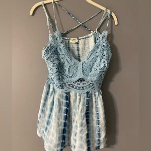 Main Strip Cross Back Tank top